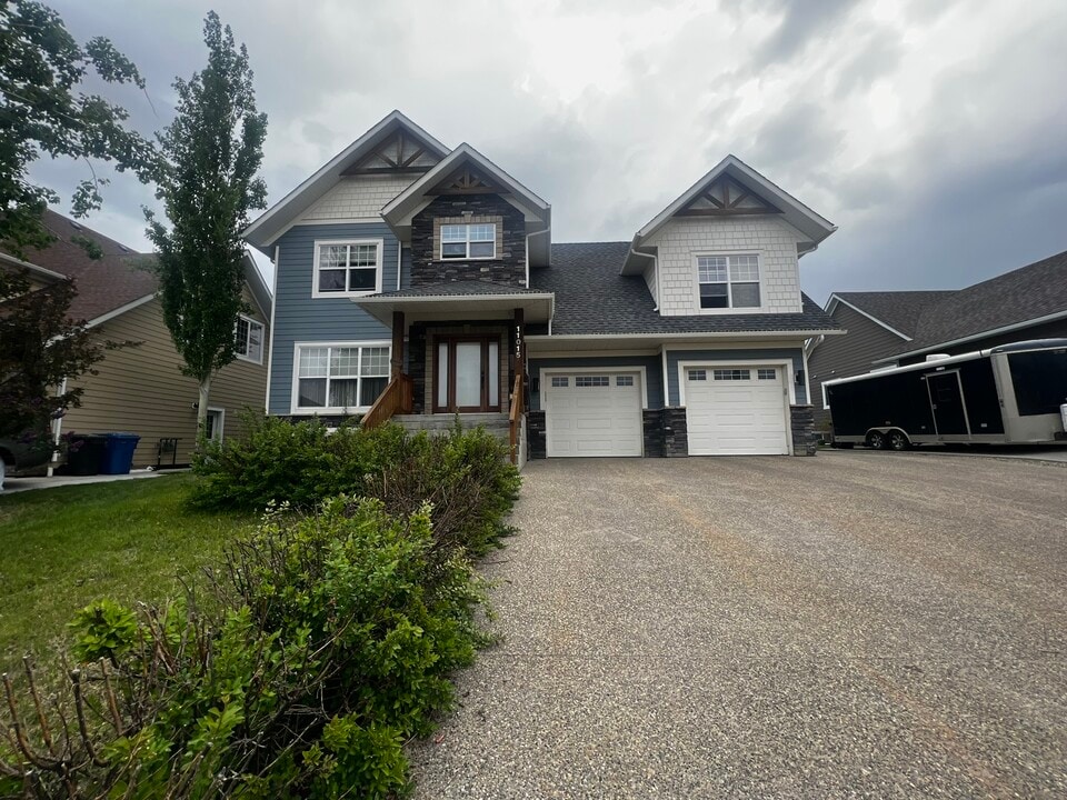 11015-11109 109 St in Fort St John, BC - Building Photo
