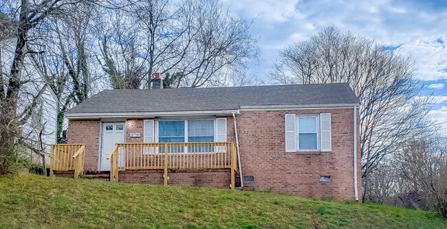1225 High Pearl St