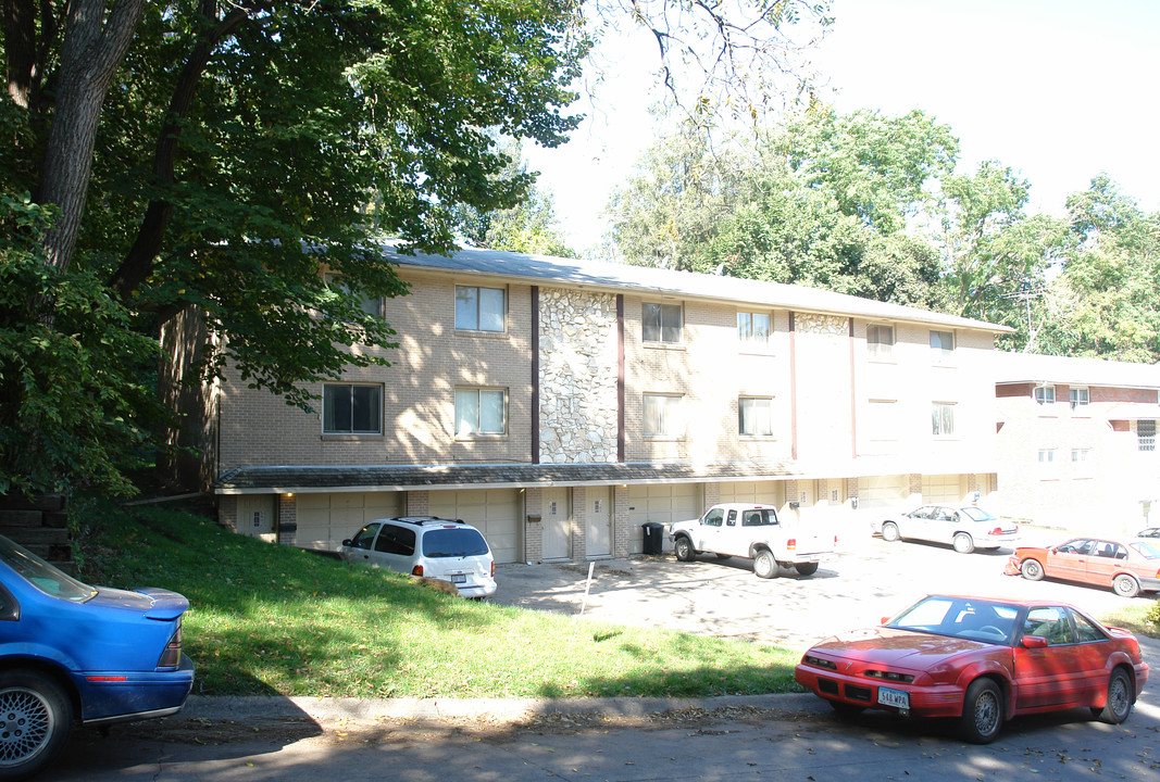 5902 S 14th St in Omaha, NE - Foto de edificio