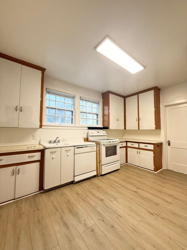 417 S 38th Ave in Omaha, NE - Building Photo - Building Photo