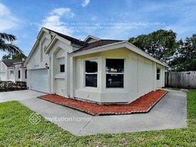 1333 E Glen Oak Rd in North Lauderdale, FL - Building Photo