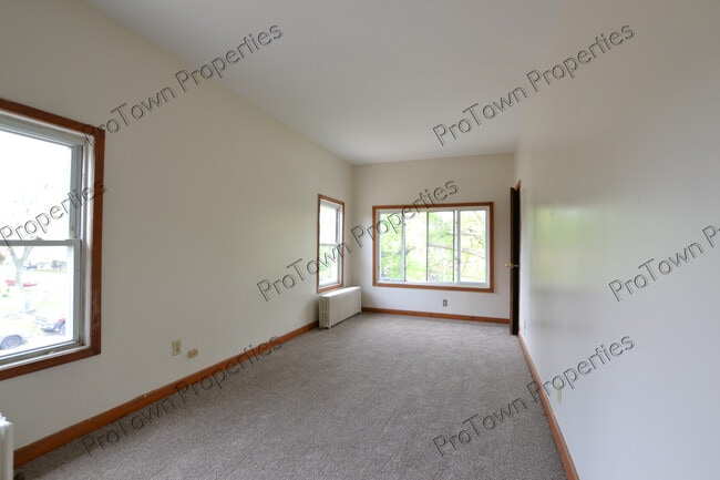 26 N Broadway St, Unit 2S in Joliet, IL - Building Photo - Building Photo