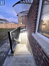 9 LeBlanc Cres in Brampton, ON - Building Photo - Building Photo