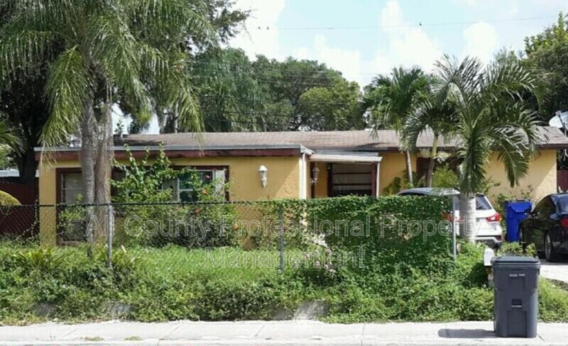 7891 Sheridan St in Hollywood, FL - Building Photo