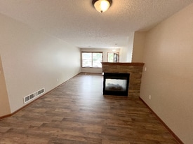 15257 60th Ave N in Minneapolis, MN - Building Photo