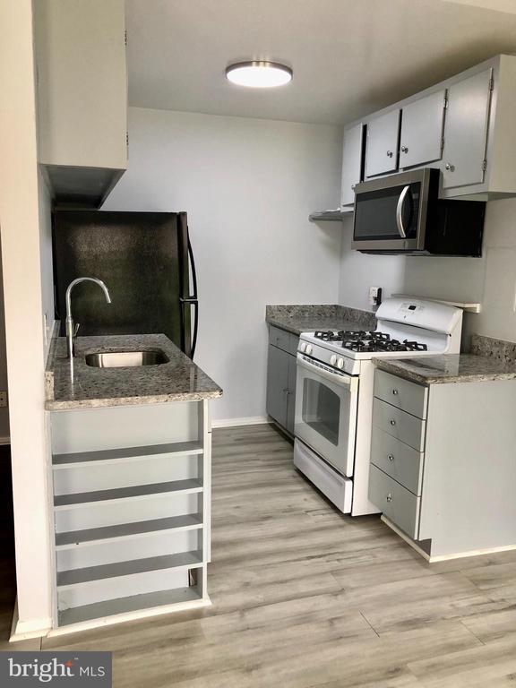 4939 Americana Dr in Annandale, VA - Building Photo - Building Photo