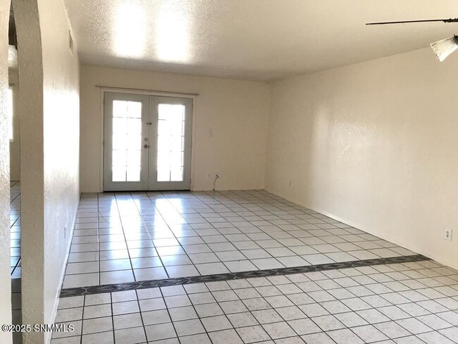 1605 S Telshor Blvd in Las Cruces, NM - Building Photo - Building Photo