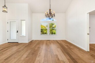 348 Singing Brook Cir in Santa Rosa, CA - Foto de edificio - Building Photo