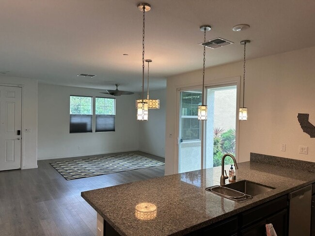 2520 Curlicue Alley in Sacramento, CA - Building Photo - Building Photo