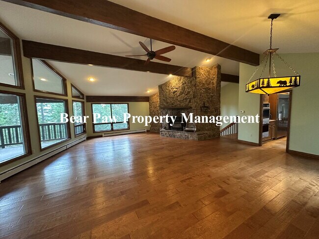 33550 Woodland Dr in Evergreen, CO - Building Photo - Building Photo
