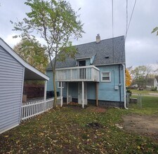 4411 Red Arrow Rd in Flint, MI - Building Photo - Building Photo