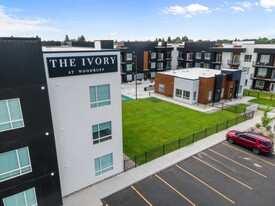 The Ivory at Woodruff Apartamentos