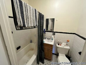 70 Strathmore Rd, Unit 11A in Boston, MA - Foto de edificio - Building Photo