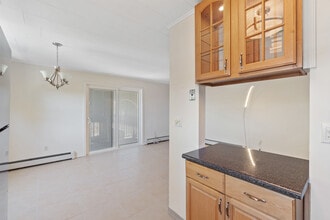 7508 Kiesel Ter, Unit #1E in North Bergen, NJ - Foto de edificio - Building Photo