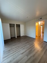 12221 W Bell Rd in Surprise, AZ - Foto de edificio - Building Photo