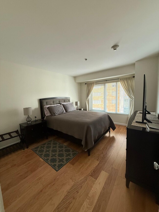 100 Exchange St, Unit Waterplace Building in Providence, RI - Foto de edificio - Building Photo