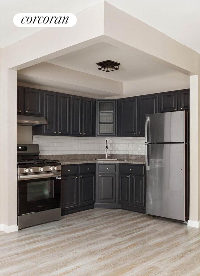 315 E 163rd St in Bronx, NY - Foto de edificio - Building Photo