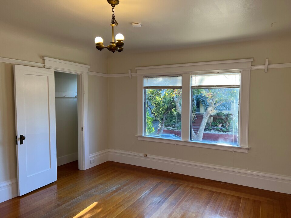 3255 Kempton Ave in Oakland, CA - Building Photo
