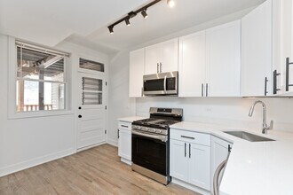 2464 N Lincoln Ave in Chicago, IL - Building Photo - Building Photo