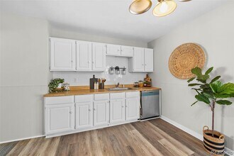 29061 Balmoral St in Garden City, MI - Building Photo - Building Photo