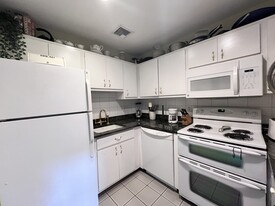 428 Marlborough St, Unit 2 Apartamentos