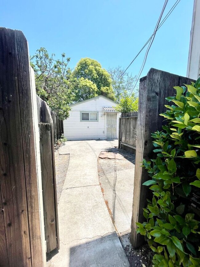 118 Garden St in Santa Rosa, CA - Building Photo - Building Photo