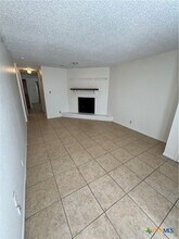 209 Versailles St in Victoria, TX - Building Photo - Building Photo