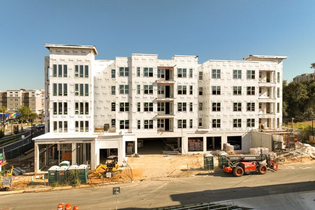 825 Railroad Ave in Tallahassee, FL - Foto de edificio - Building Photo