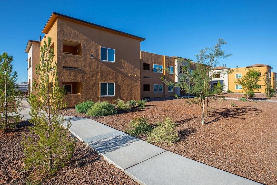1331 Pullman Dr in El Paso, TX - Building Photo