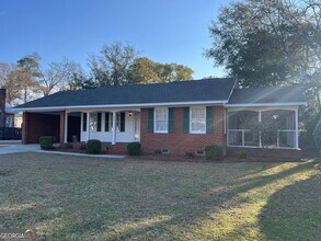 220 S Zetterower Ave in Statesboro, GA - Building Photo - Building Photo