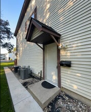 821 Gael Dr in Joliet, IL - Building Photo - Building Photo