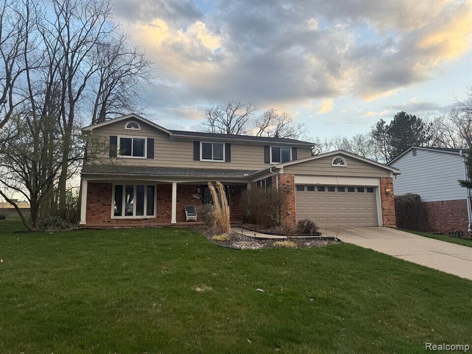 3123 Rolling Green Cir S in Rochester Hills, MI - Building Photo