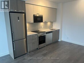 75 James St S in Hamilton, ON - Building Photo - Building Photo