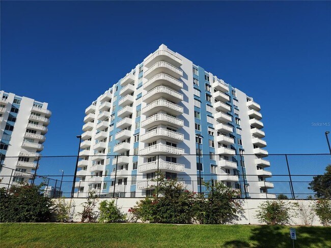935 N Halifax Ave in Daytona Beach, FL - Building Photo - Building Photo