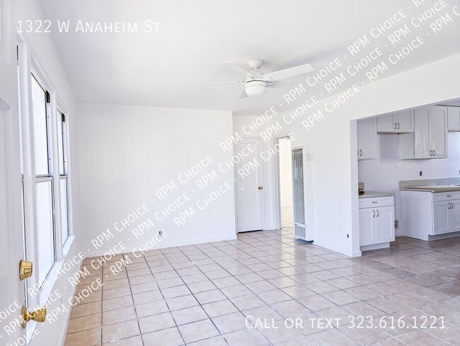 1322 W Anaheim St in Los Angeles, CA - Building Photo - Building Photo