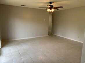 213 S Dakota St in Laredo, TX - Building Photo - Building Photo