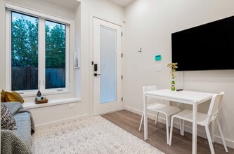 6431 Azure Rd in Richmond, BC - Building Photo - Building Photo