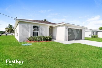 820 SW Thrift Ave in Port St. Lucie, FL - Building Photo - Building Photo