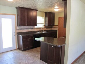 212 S Mercedes Dr in Norman, OK - Building Photo - Building Photo