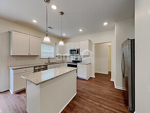 50 Shelby Ct in Dallas, GA - Foto de edificio - Building Photo