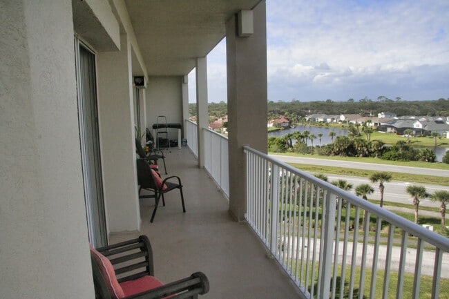 104 Surfview Dr, Unit 1501 in Palm Coast, FL - Foto de edificio - Building Photo