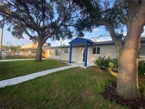 3060 NE 4th Ave in Wilton Manors, FL - Building Photo - Building Photo