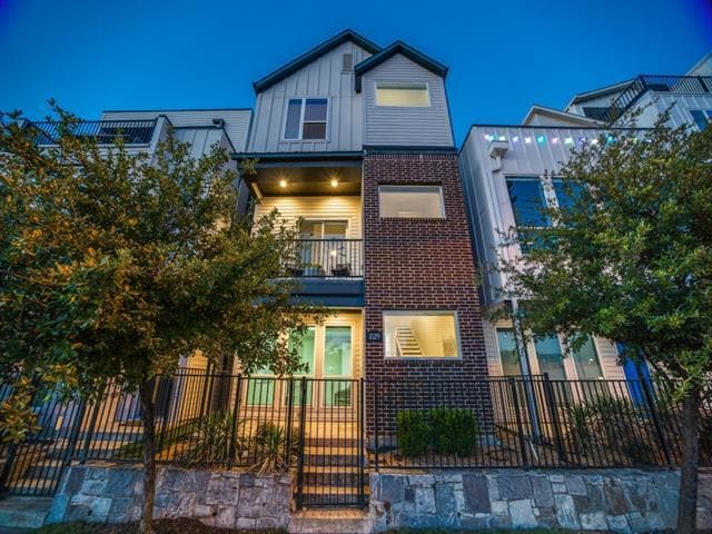 property at 1129 Manderly Ct