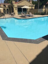 7425 Charmant Dr in San Diego, CA - Building Photo - Building Photo