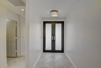20020 Sawgrass Ln in Boca Raton, FL - Building Photo - Building Photo