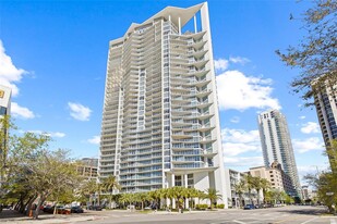 175 1st St S in St. Petersburg, FL - Building Photo