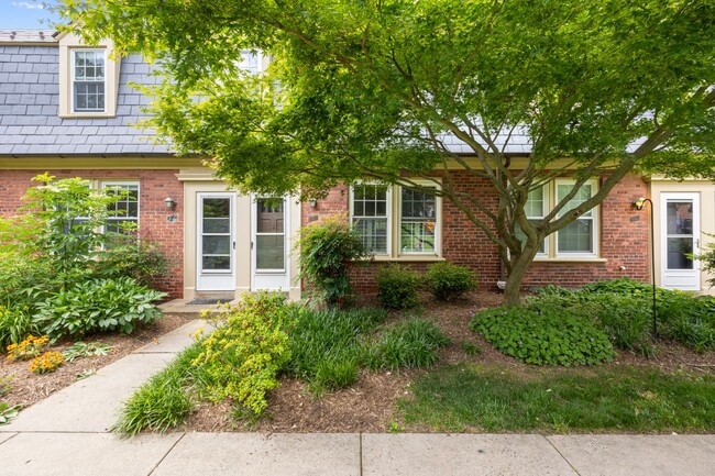 property at 1021 S Barton St