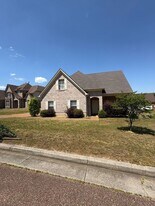 1057 Kentshire Cove in Cordova, TN - Building Photo