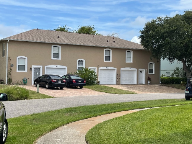 property at 723 Laurel Bay Cir