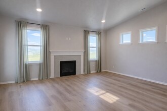 7314 W 25th Ave in Kennewick, WA - Building Photo - Building Photo